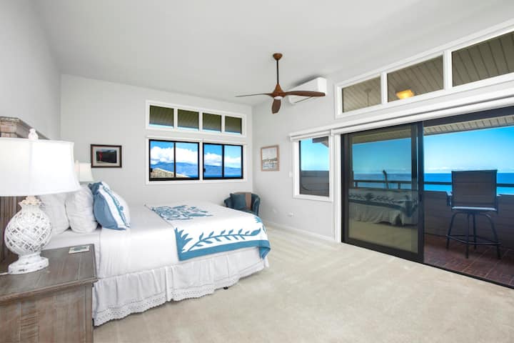 เตียงแกะสลักด้วยมือ ผ้านวมลายดอกไม้เขตร้อน และผนังที่สว่างไสว? เมฆส่วนตัวแห่งความสงบและเสน่ห์รอคุณอยู่ที่ KRV-1622