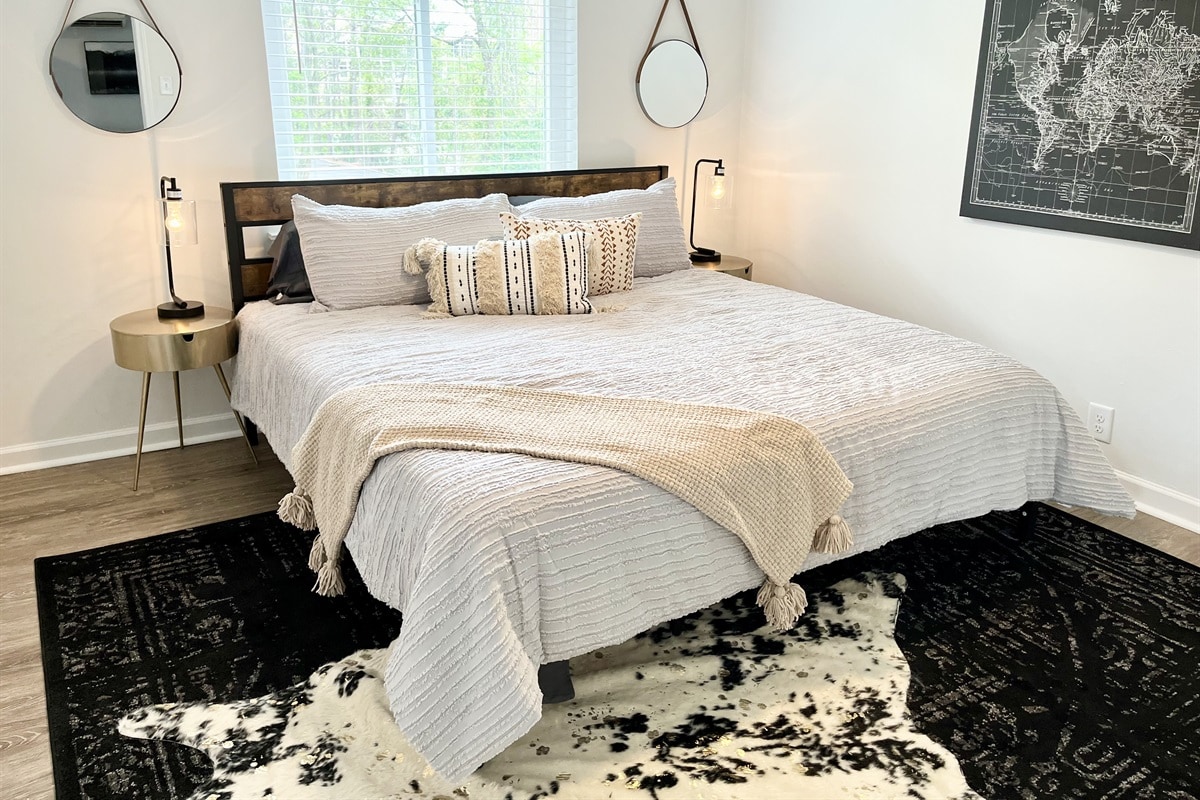 每间卧室均配备加大双人床！