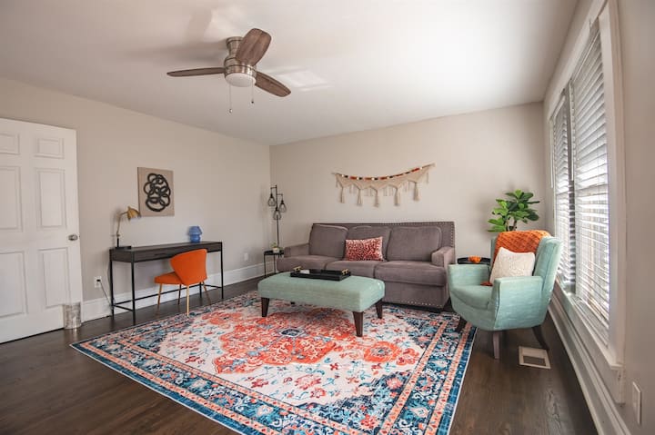 Avondale Haven: Near It All– Wifi, King Bed & Pets - Birmingham, AL