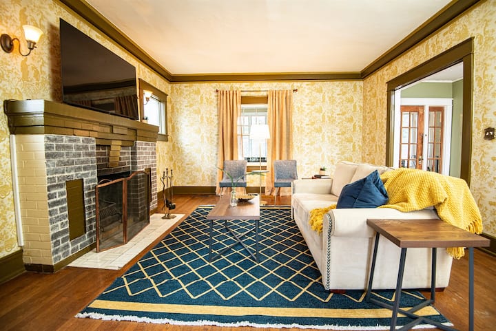Hanover Haven | Grand Historic Retreat/game Room - Birmingham, AL