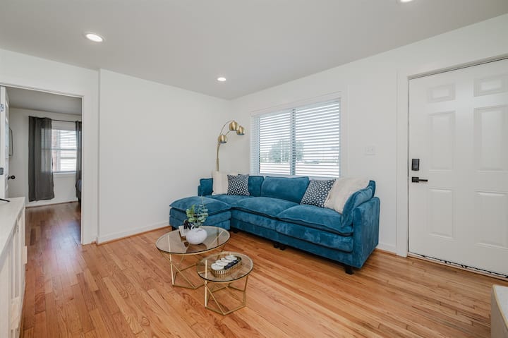Central Suite A - 2 Bedrooms/king Bed/parking - Birmingham, AL