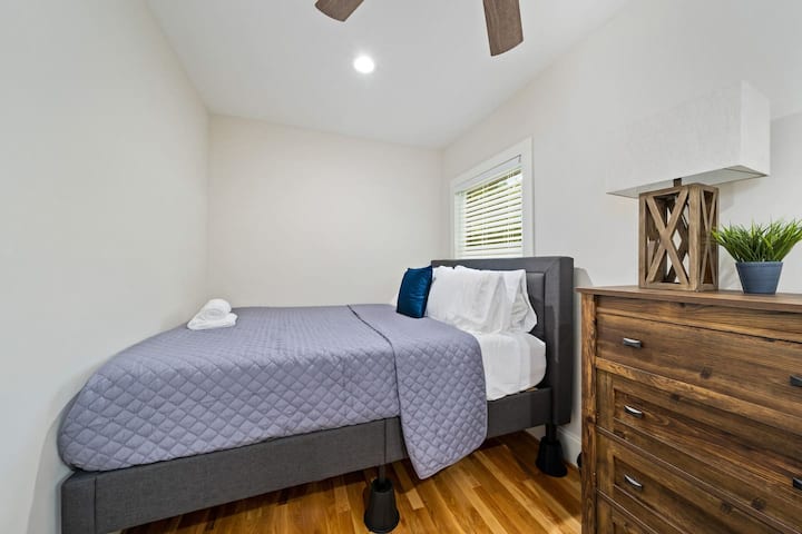 ประกอบด้วยเตียงควีนไซส์ 2 เตียงในบรรยากาศที่เงียบสงบและมีสไตล์เหมาะสำหรับผู้เข้าพักที่ต้องการความสะดวกสบายและความเงียบสงบ