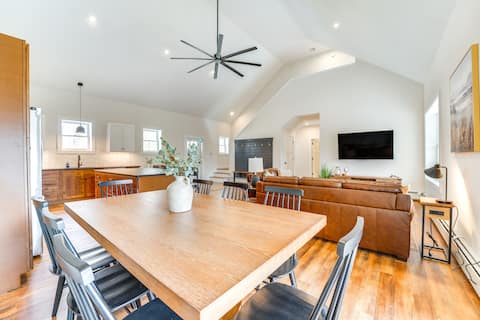 Walk to Beach & Sebago Lake: Luxe Family Getaway!