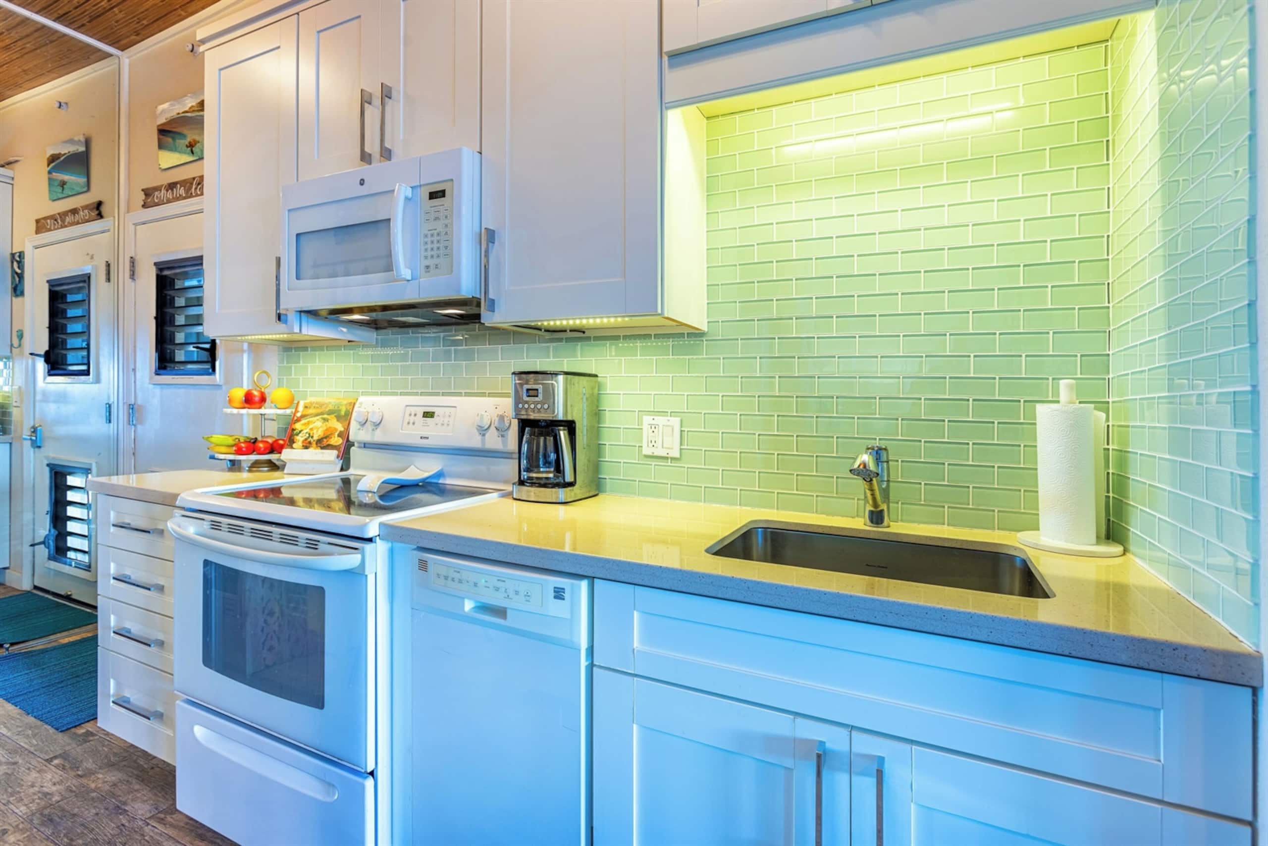 Condo in Lahaina · ★4.88 · 1 bedroom · 2 beds · 1 bath - Image 11