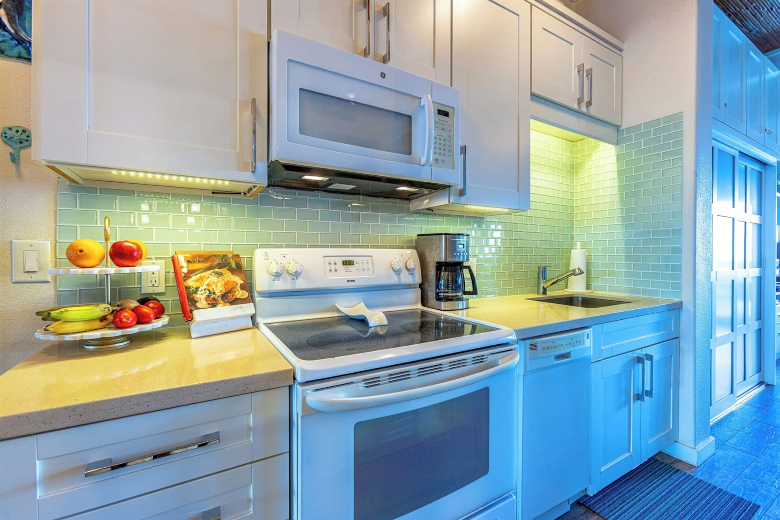 Condo in Lahaina · ★4.88 · 1 bedroom · 2 beds · 1 bath - Image 12
