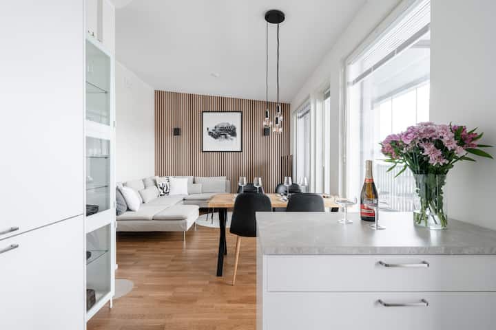 Luxurious 2br Penthouse With Private Balcony - Tampere