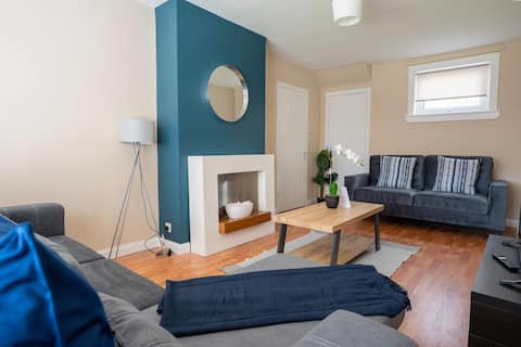 Snug Modern Home in Bathgate