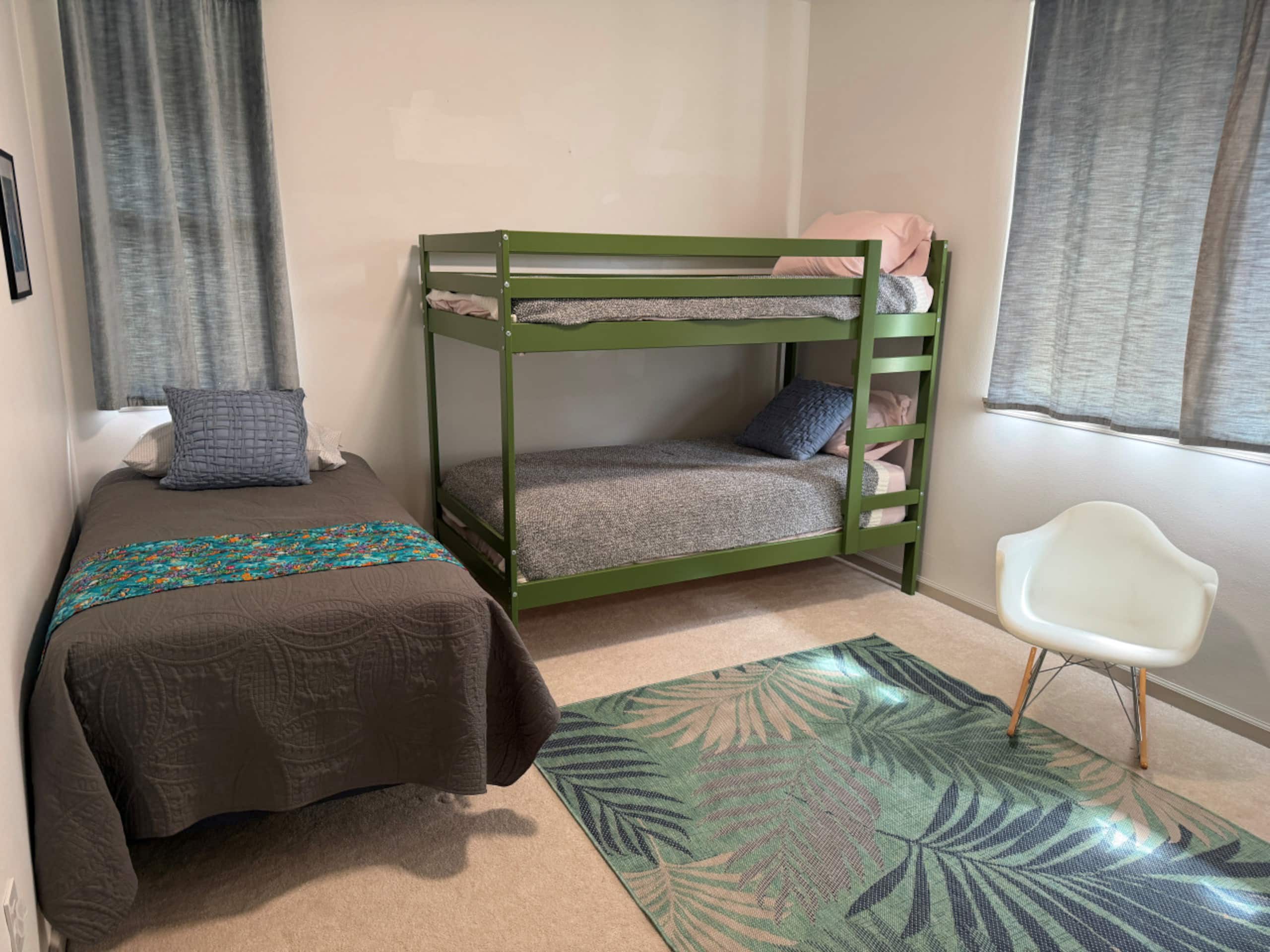 Home in Waianae · ★4.93 · 3 bedrooms · 3 beds · 2 private baths - Image 12
