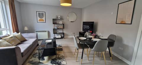 Modern, Trendy & Spacious 2BD in Temple Bar