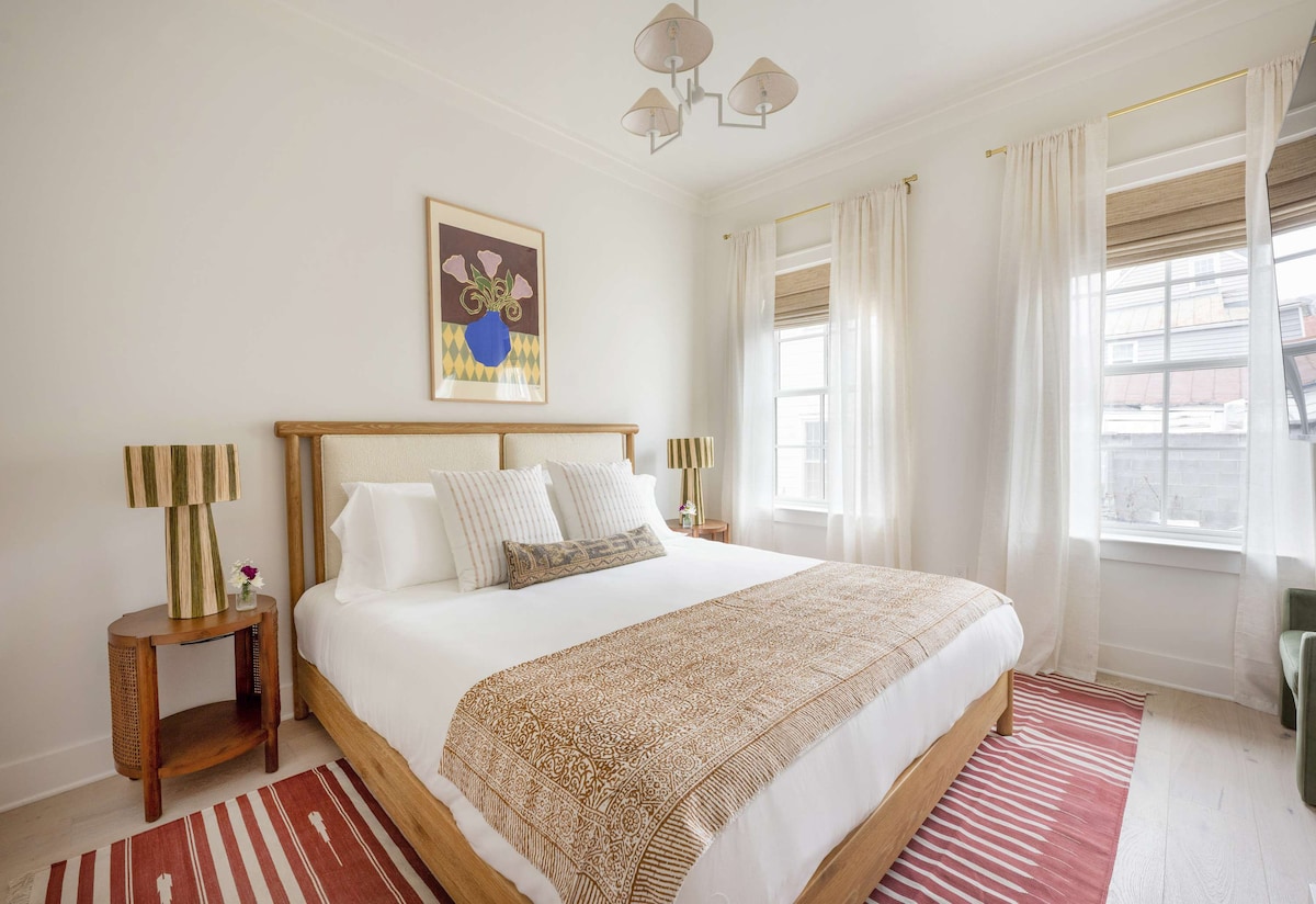 Dhoma e gjumit #4: Krevat dopio "king" + televizor 