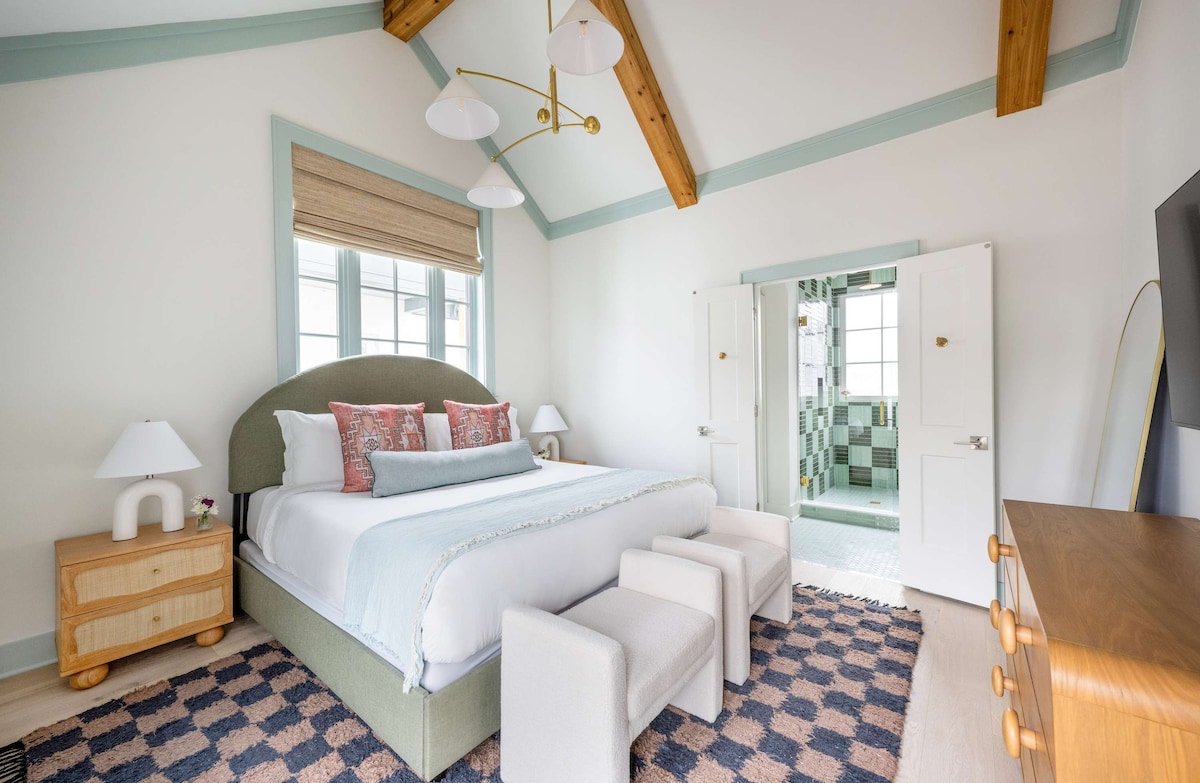 Dhoma e gjumit #2: Krevat dopio "king" + TV