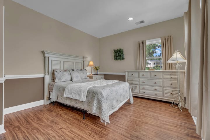 Спалня 4 | Двойно легло | Панорамен изглед към езерото