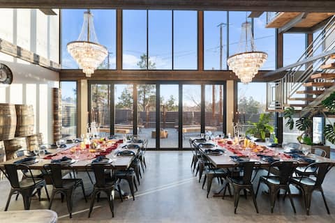 Top performing Airbnb: "Brick & Beam" A Conservatory by Gathering Tree in Flagstaff