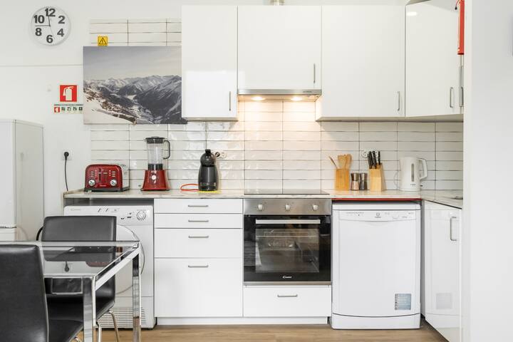 Lv Premier Chiado CH8- comfortable, ac, elevator gallery image 5