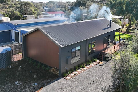 Koala Retreat - A cosy stay in a new beach home