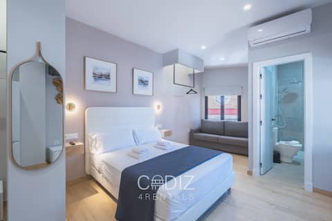 Coral Zahara Suite 04 by Cadiz4Rentals