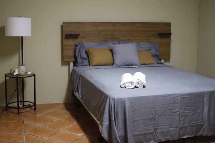 Schlafzimmer 6