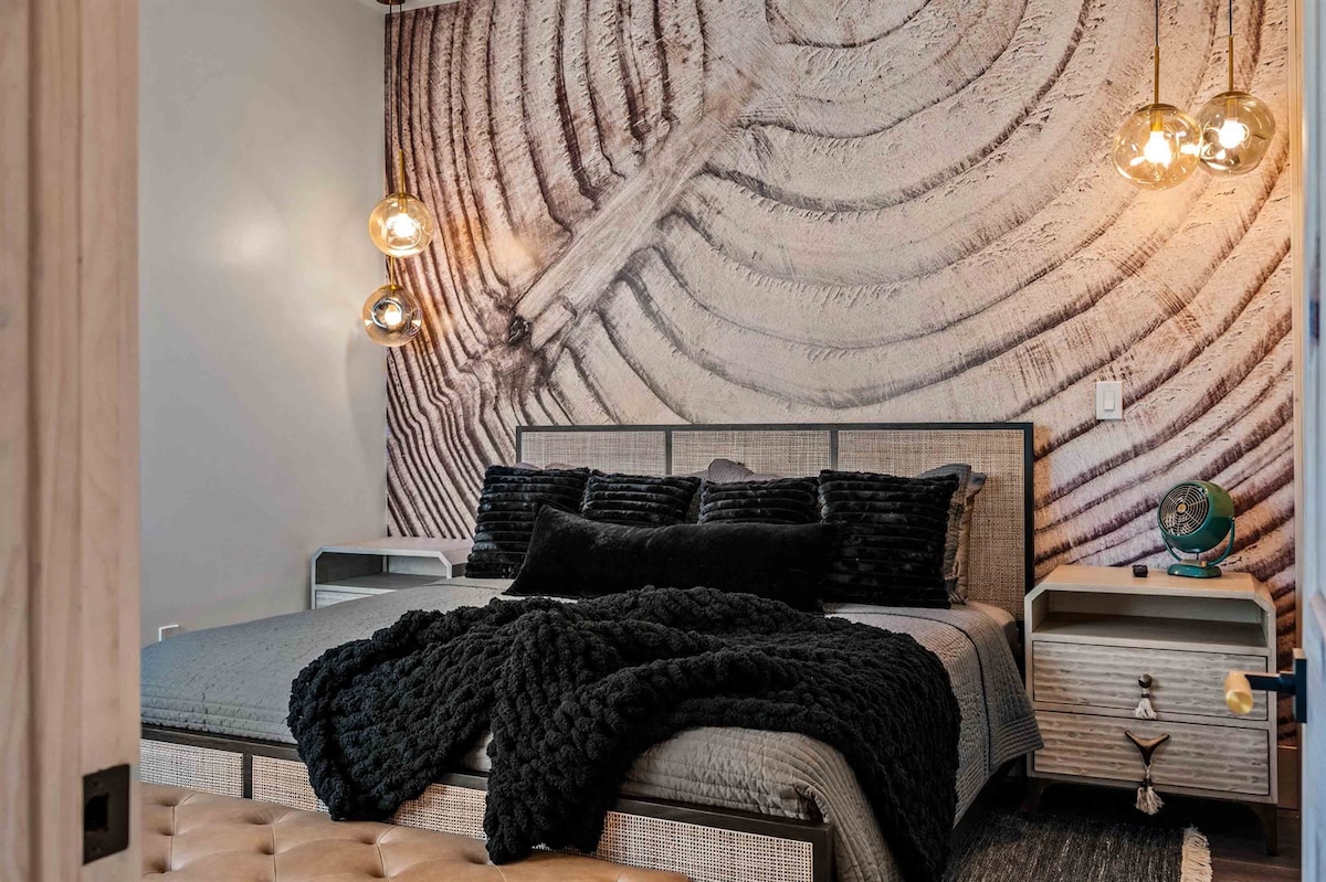 Დიდი საძინებელი #3- პატარა, მყუდრო სარდაფის საძინებელი განსაცვიფრებელი დიზაინით