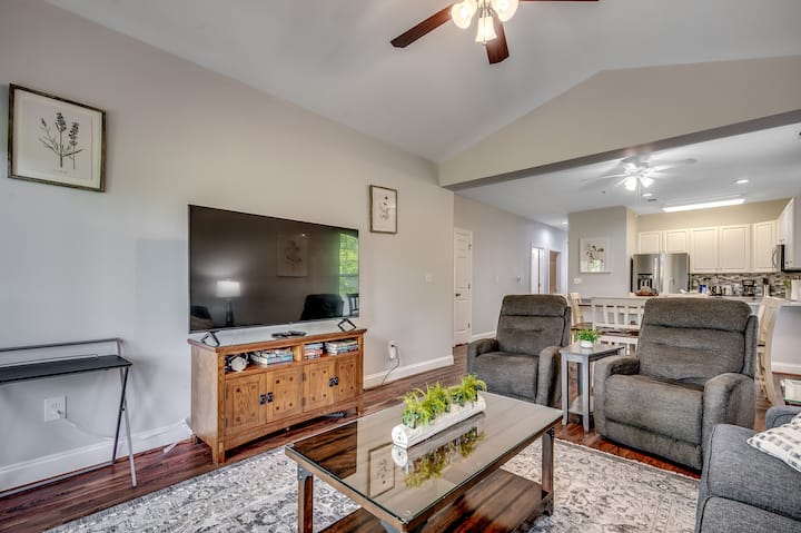 Gorgeous Golf Condo Near Airportbeach&attractions - Myrtle Beach, SC
