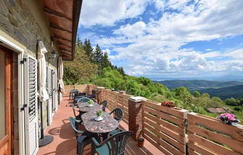 Top Airbnb: 3 bedroom amazing apartment in Portole a Cortona