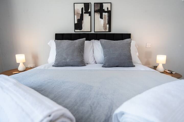 Pennine Peak Retreat – Hot Tub Hideaway gallery image 5