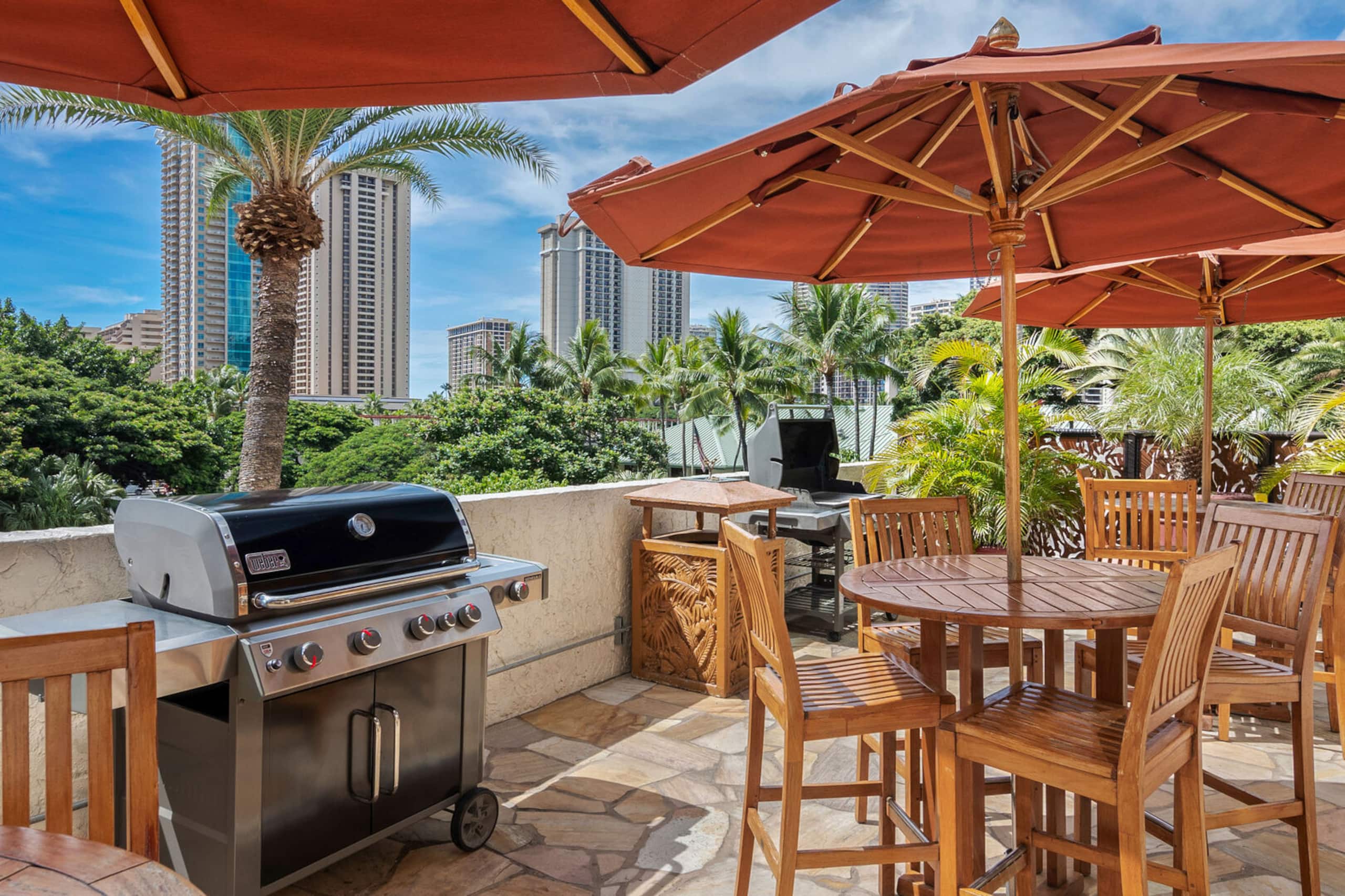 Condo in Honolulu · ★4.89 · Studio · 1 private bath - Image 27