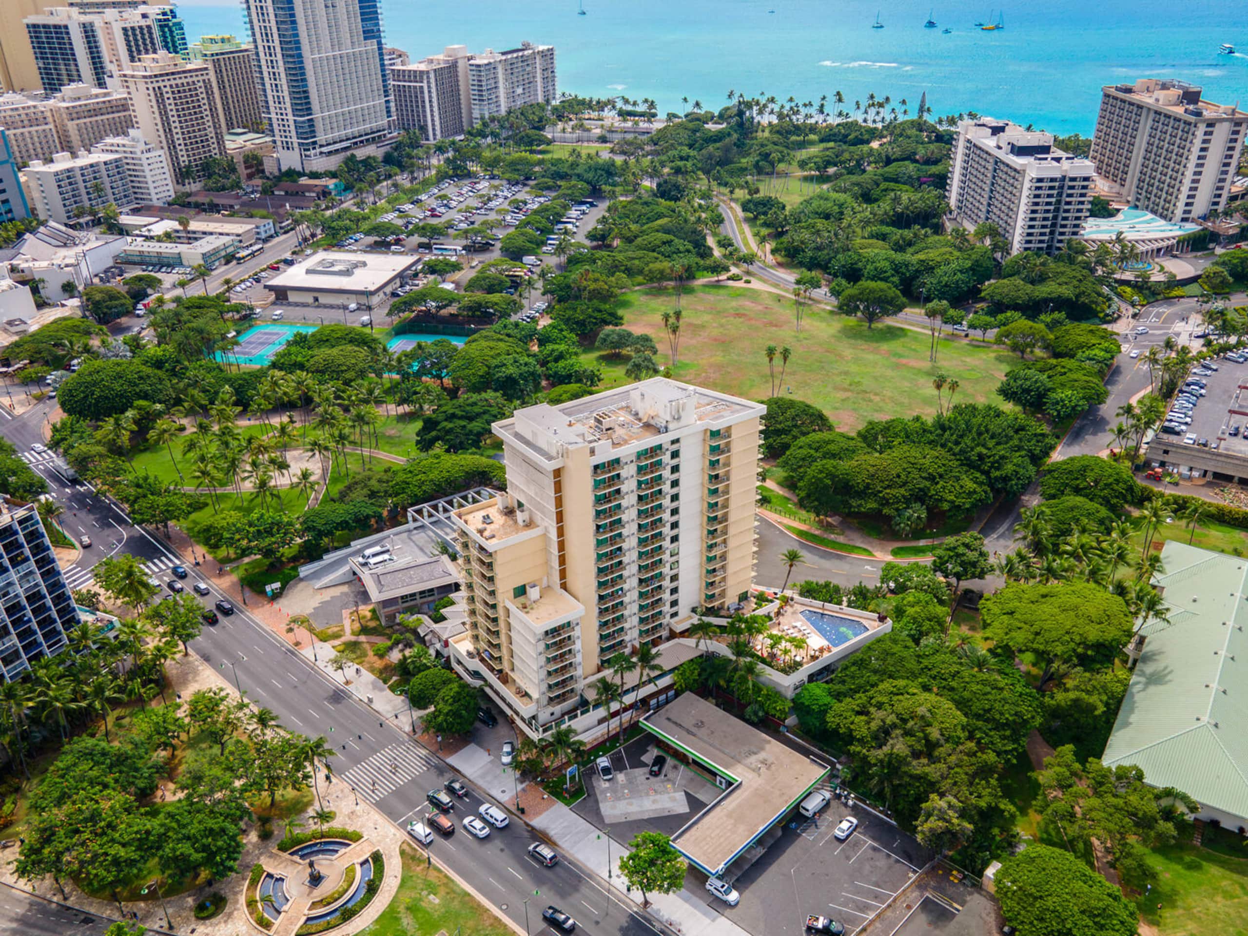 Condo in Honolulu · ★4.89 · Studio · 1 private bath - Image 26