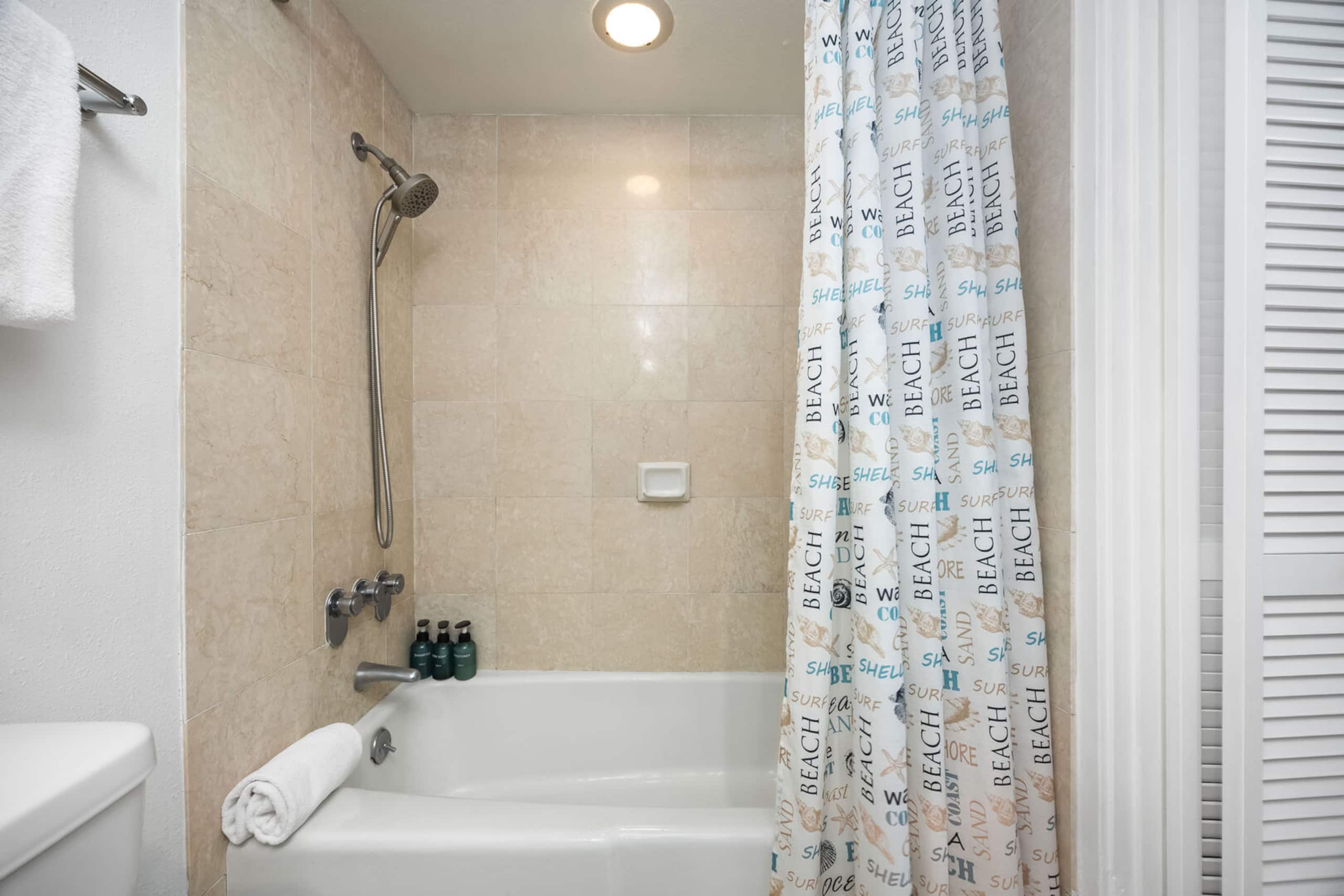 Condo in Honolulu · ★4.89 · Studio · 1 private bath - Image 19