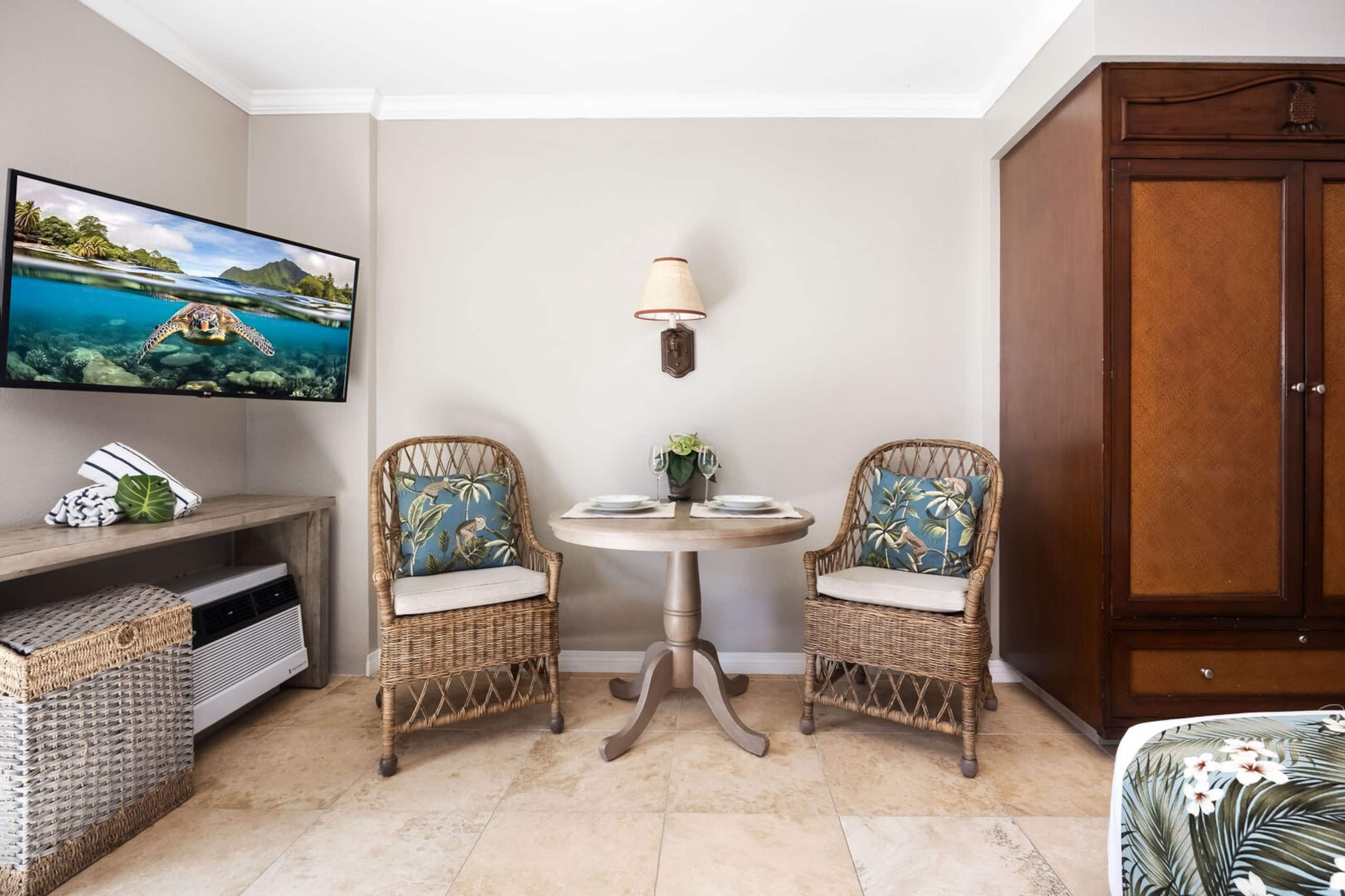 Condo in Honolulu · ★4.89 · Studio · 1 private bath - Image 10