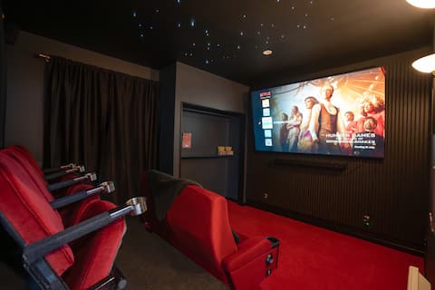 Central. Parking. GamesRoom. 6 ensuites.
