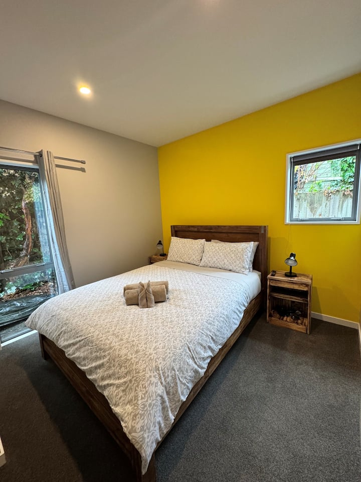 Schlafzimmer 3 mit Bettwäsche und Handtüchern (Hinweis: Bettwäsche kann sich ändern)