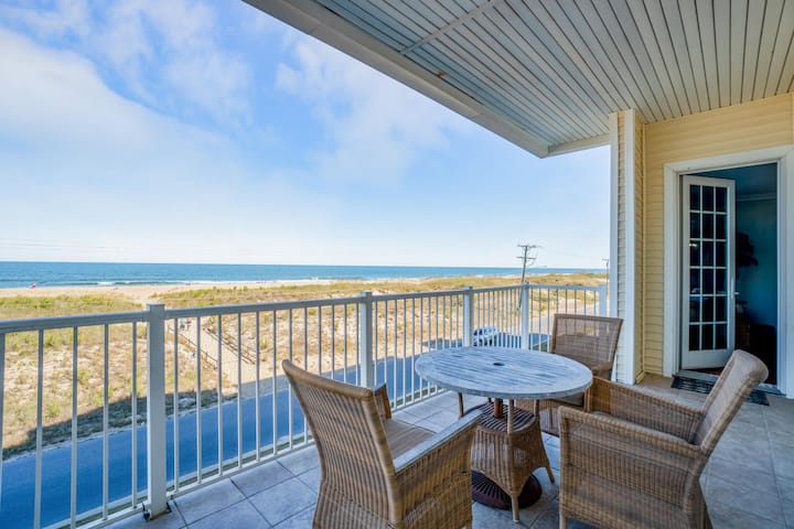 Oceanfront Luxury @ Beach Haven! Direct Ocean View - Virginia Beach