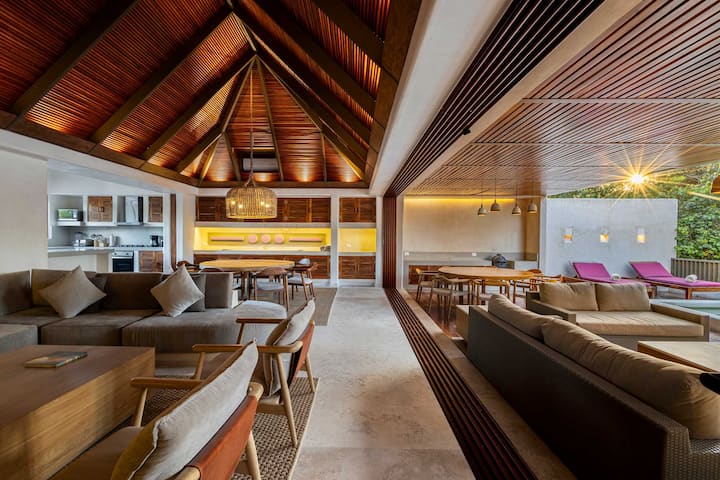 Designer Villa - 8 Suites - Rooftop Pool - Tulum