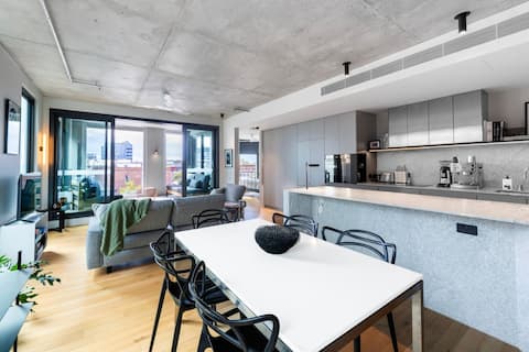 Hemingway Collingwood - Luxe Apartment w Parking