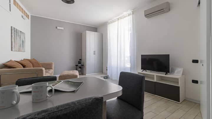 Italianway Easy - Ticinese 83, 15 Min To Linate - Milan