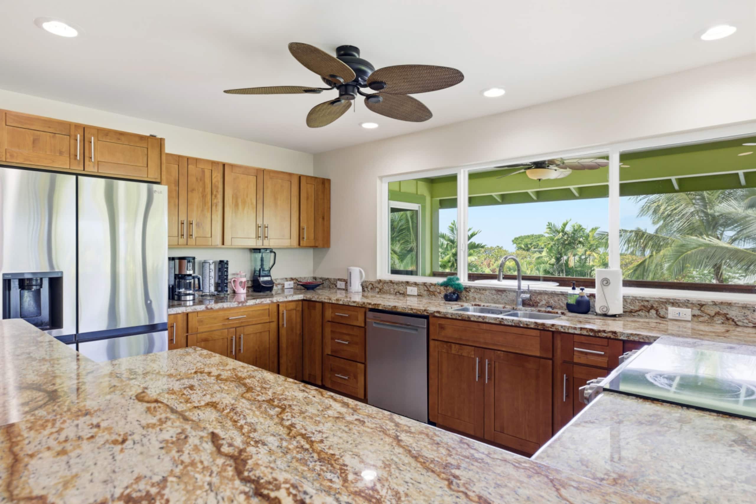 Home in Kailua-Kona · ★5.0 · 4 bedrooms · 7 beds · 3 shared baths - Image 10