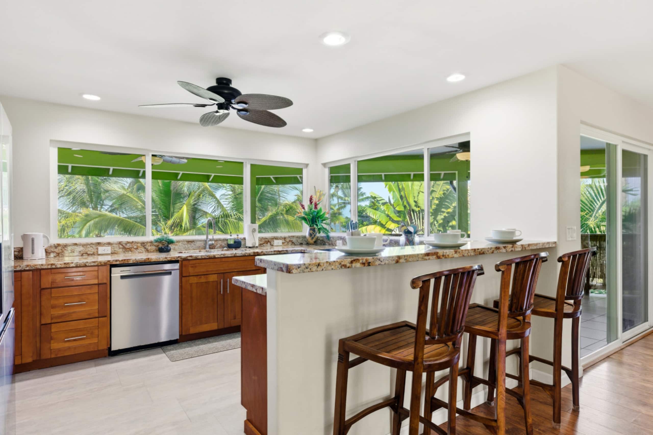 Home in Kailua-Kona · ★5.0 · 4 bedrooms · 7 beds · 3 shared baths - Image 11