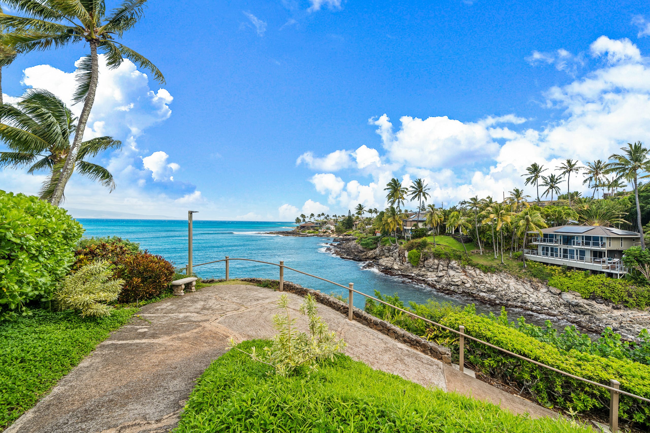Condo in Lahaina · ★5.0 · 3 bedrooms · 6 beds · 2 shared baths - Image 38