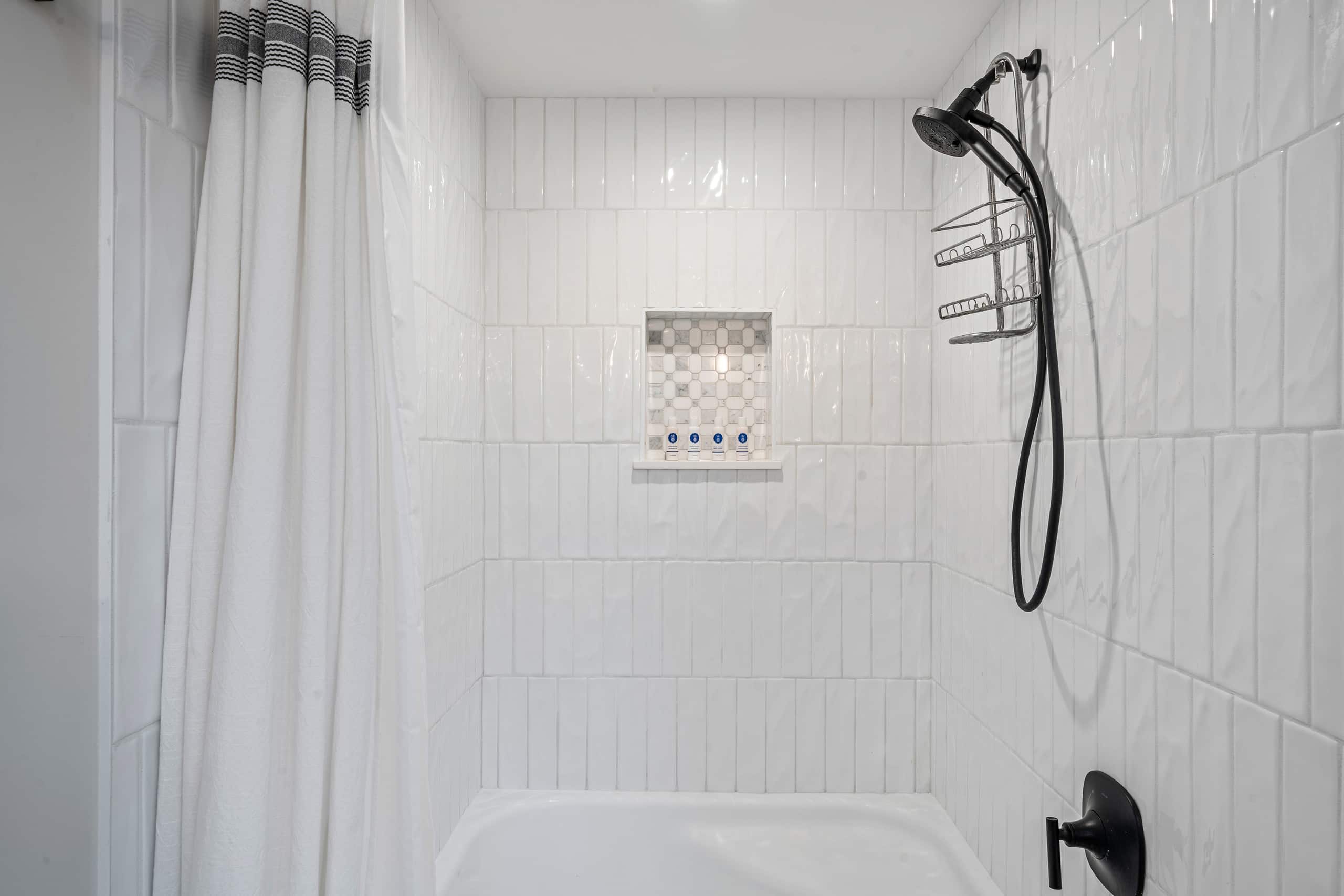 Condo in Lahaina · ★5.0 · 3 bedrooms · 6 beds · 2 shared baths - Image 34