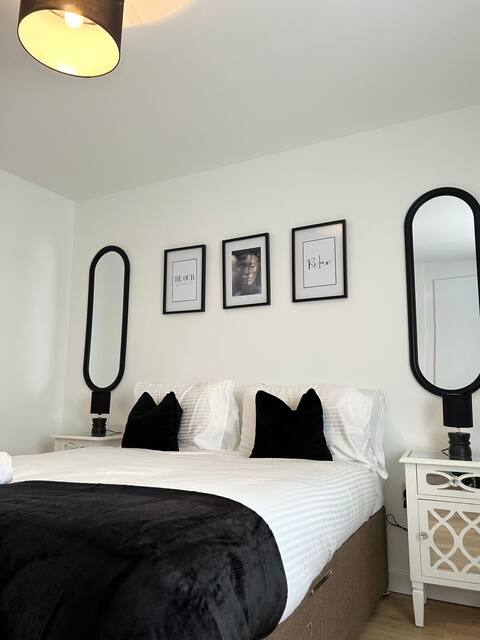 Lytham House Retreat - Free Parking Pet Friendly