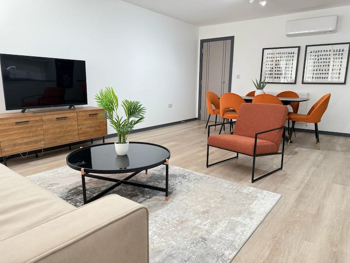 Elegant 2-bedroom With A/c, Free Parking, Netflix - Bicester