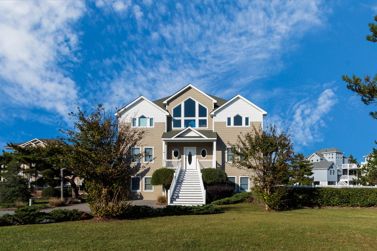 Spacious Duck Escape | Pool & Sleeps 17