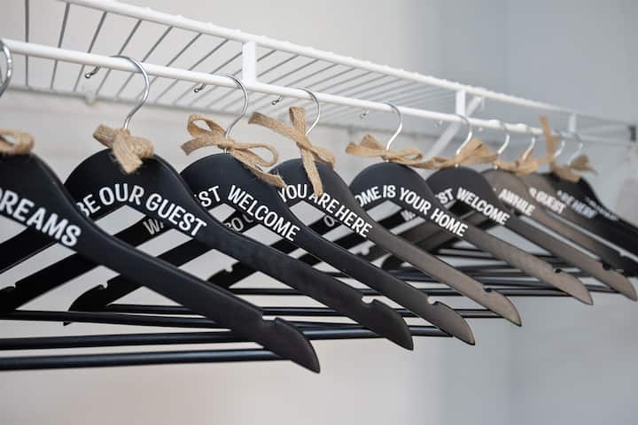 Бидете ни гостин!