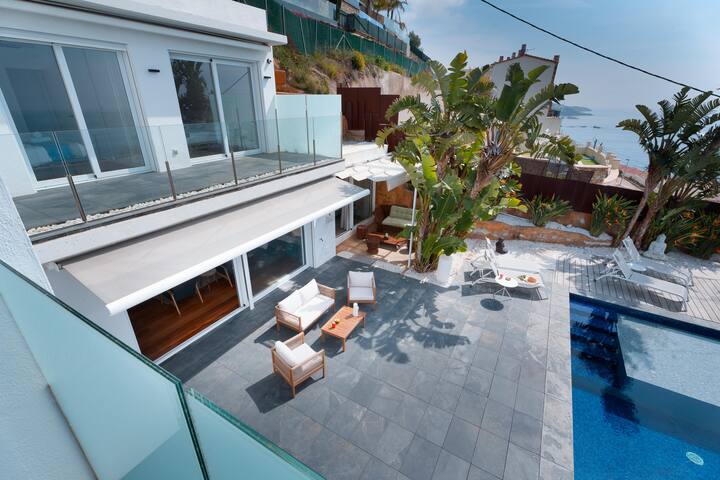 House with infinity pool and sea view (Cases del F gallery image 3