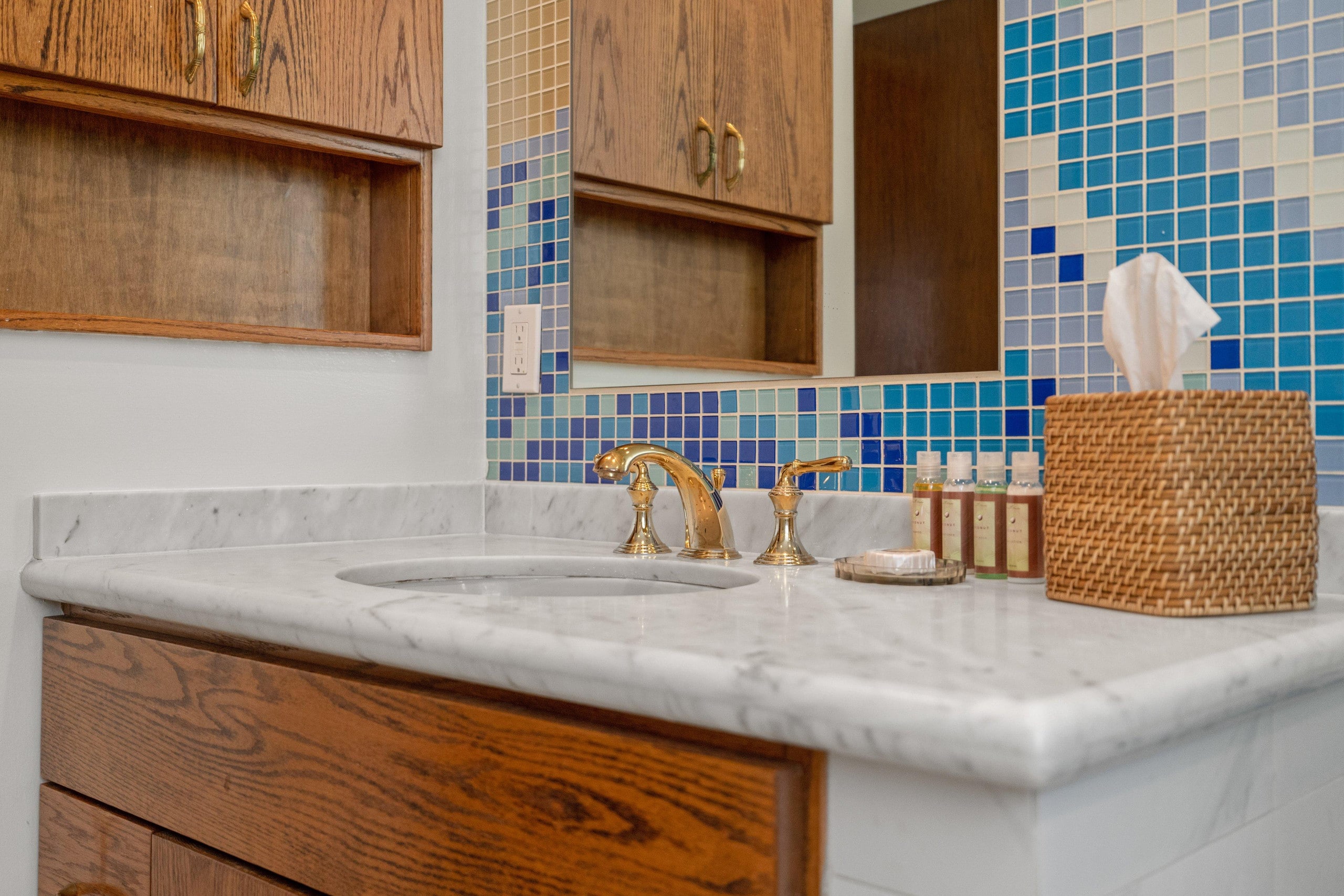 Condo in Honolulu · ★4.73 · 2 bedrooms · 3 beds · 1 bath - Image 17