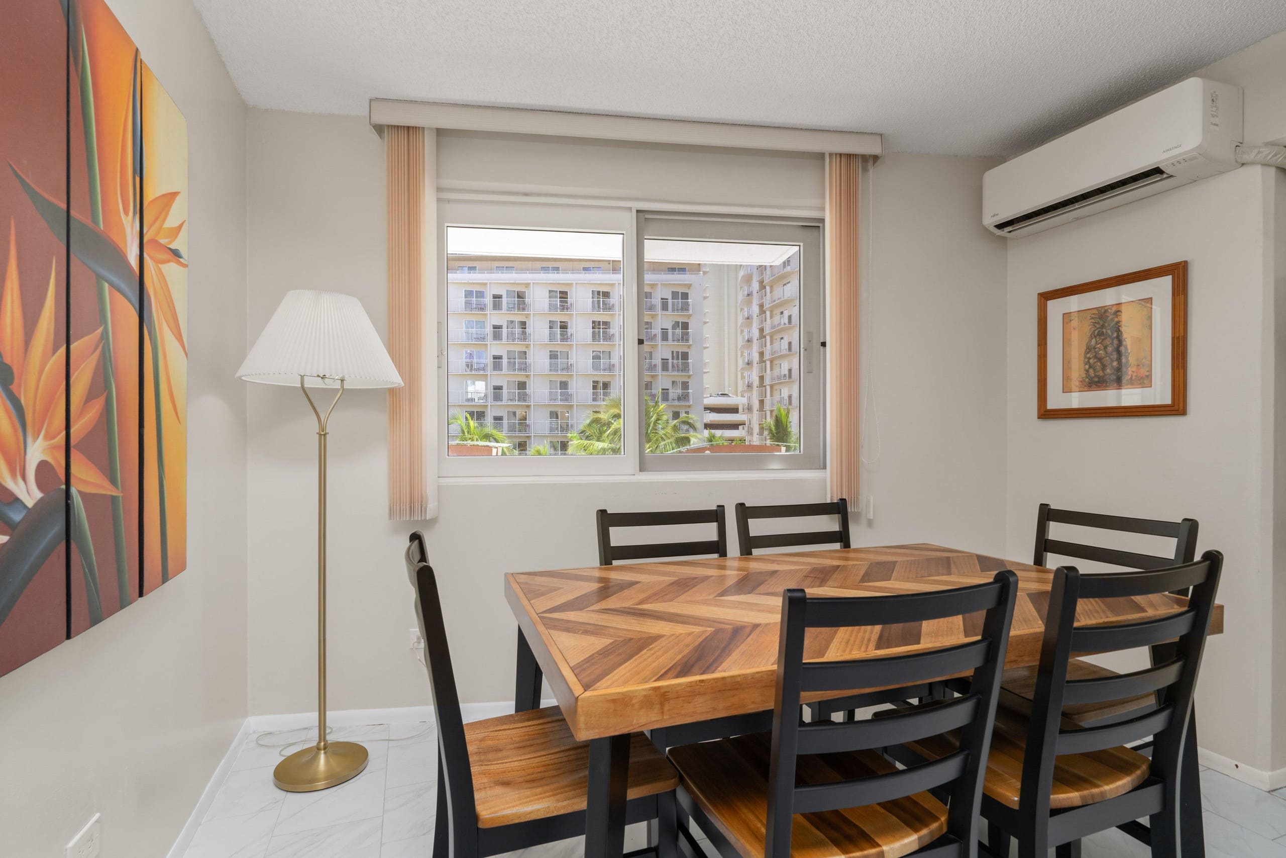 Condo in Honolulu · ★4.73 · 2 bedrooms · 3 beds · 1 bath - Image 12