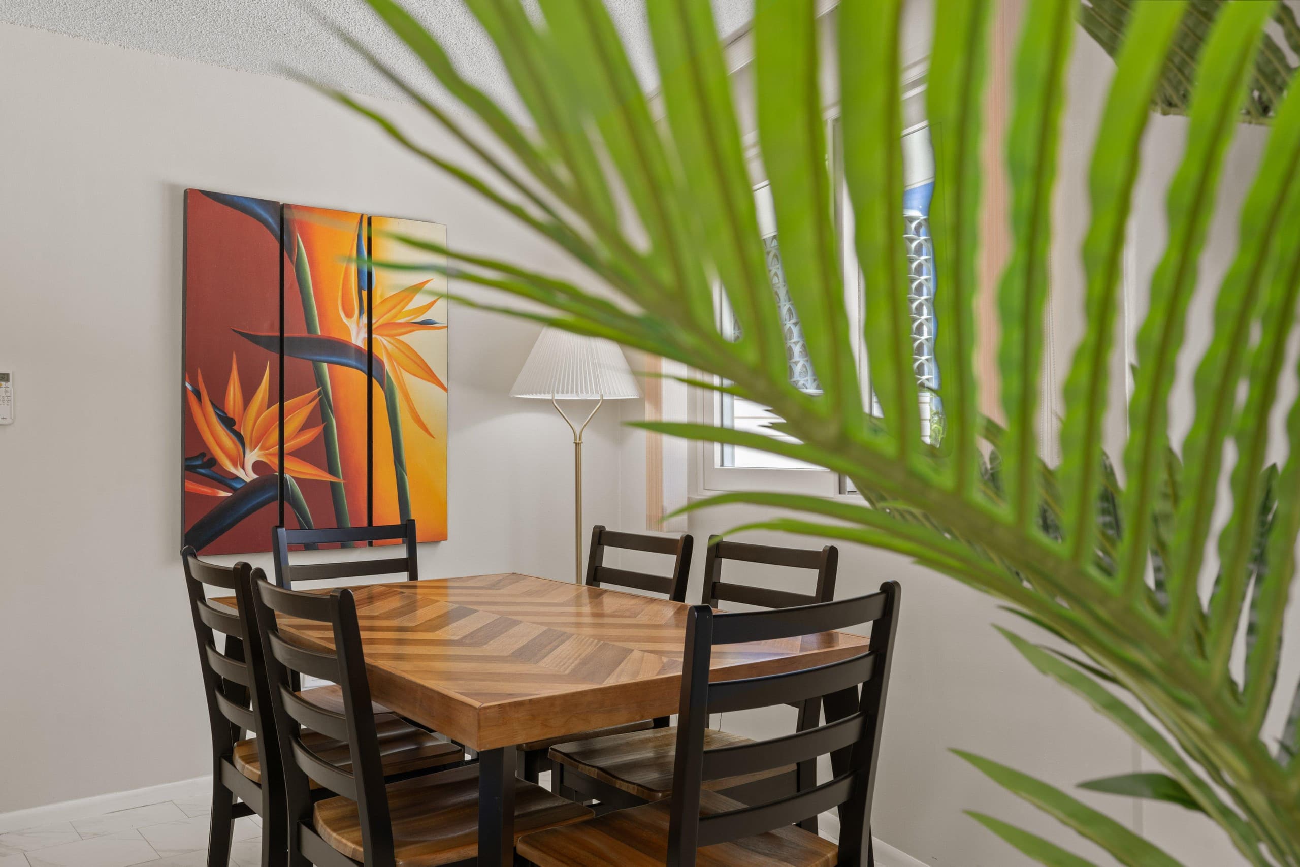 Condo in Honolulu · ★4.73 · 2 bedrooms · 3 beds · 1 bath - Image 11