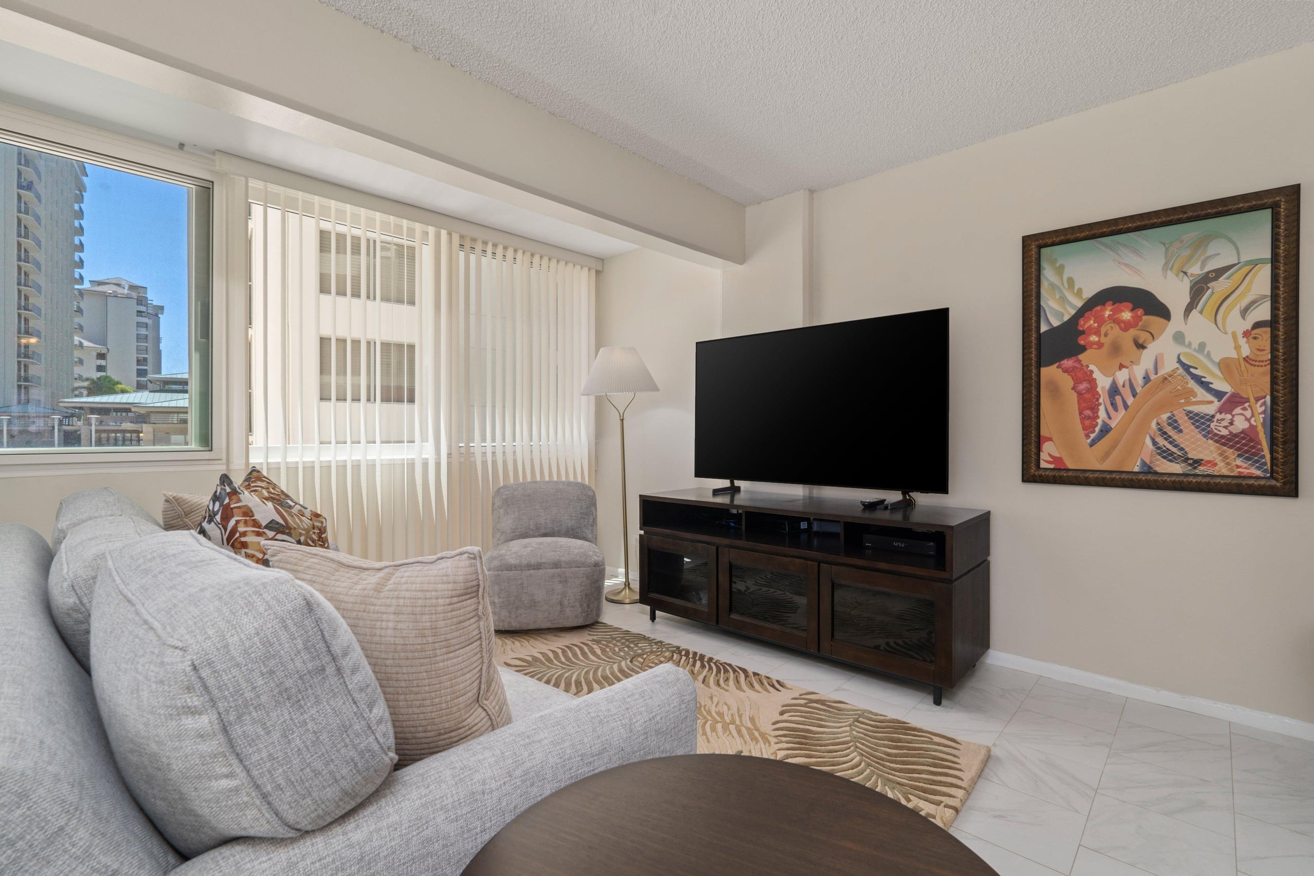 Condo in Honolulu · ★4.73 · 2 bedrooms · 3 beds · 1 bath - Image 5