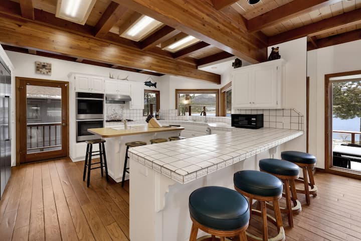 Bear Lake Lodge Lakefront | Incredible Lake House - Big Bear Lake, CA
