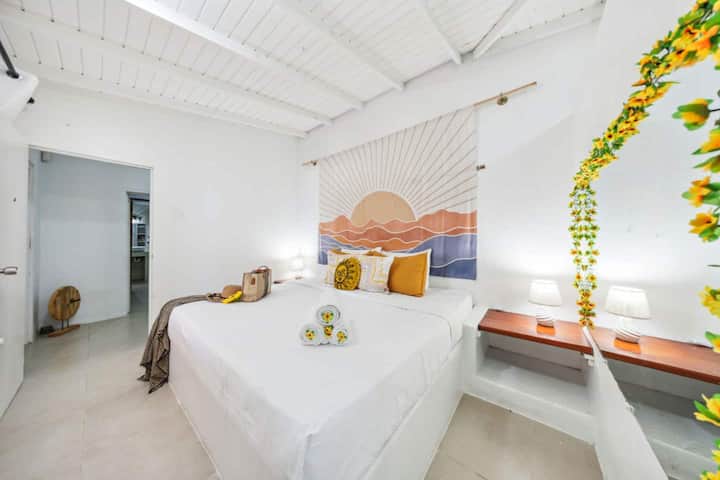 1号房间：配备加大双人床 